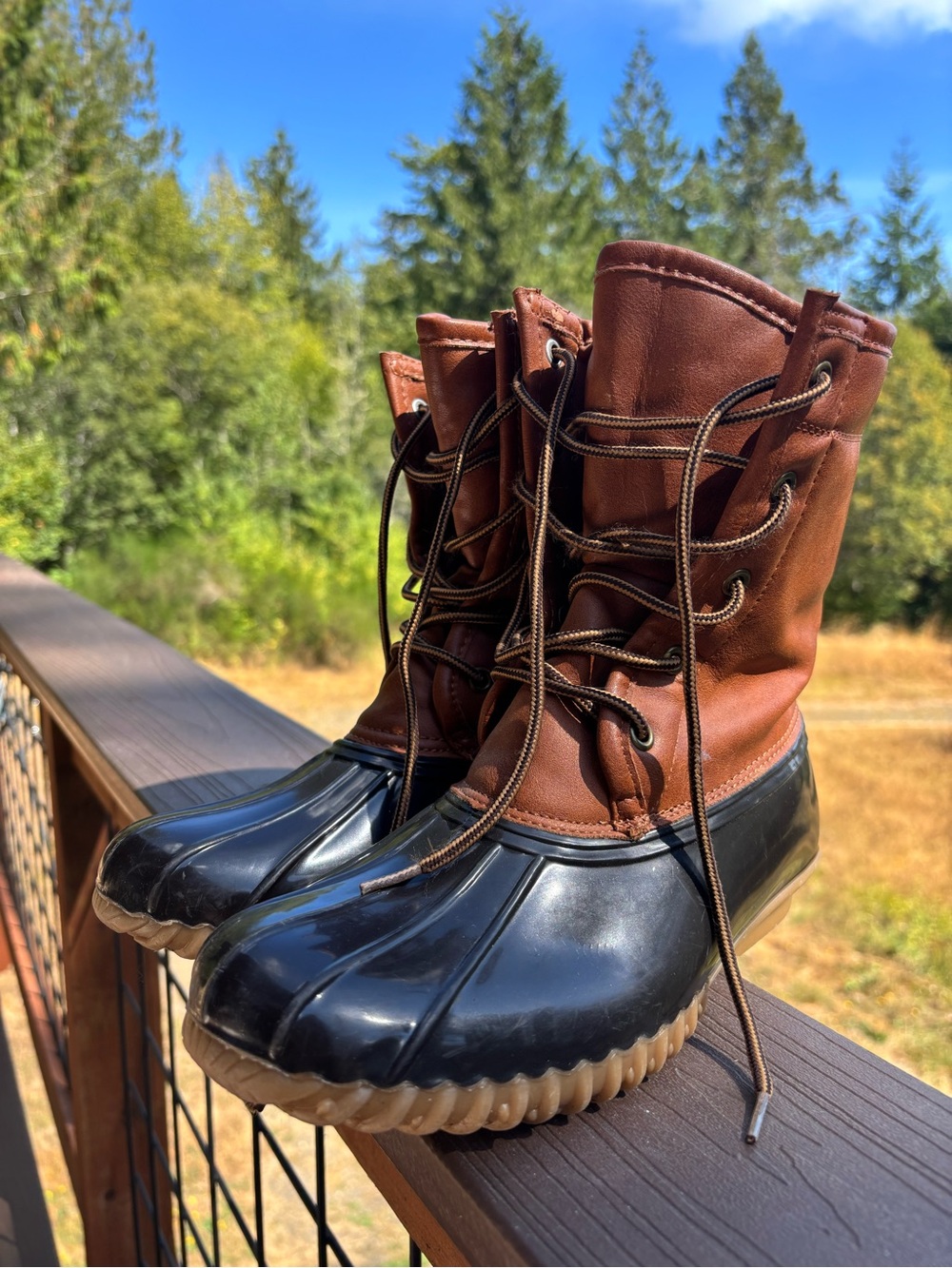 L.L. Bean Women’s Brown Leather and Black Rubber Lace-Up Boots - Picture 3 of 4